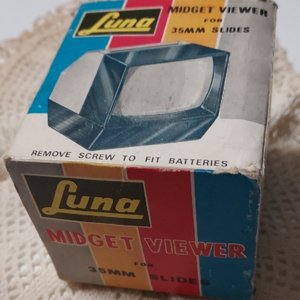Vintage Decor. - Luna Midget Viewer for 35mm Slides  1966 Novelty.  Hong Kong
